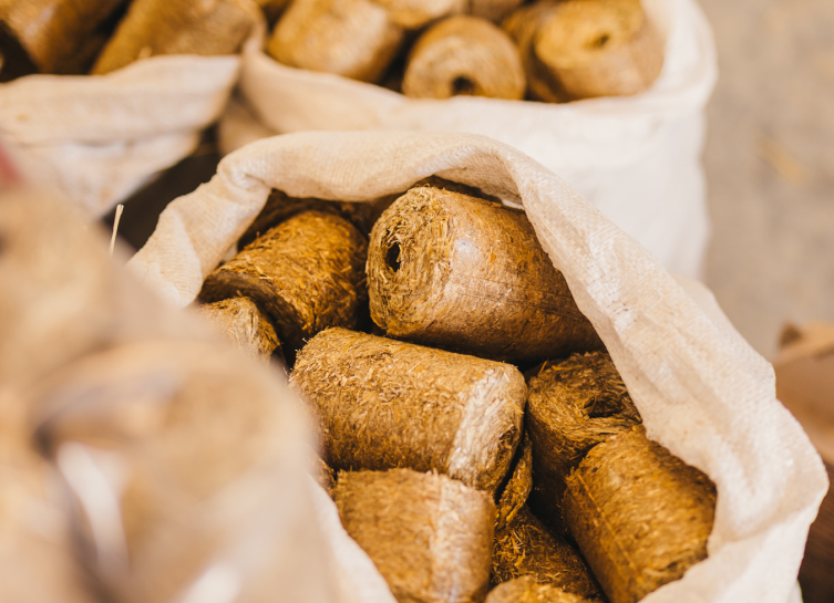 Brichete Bio BIOMASSER, Brichete paie